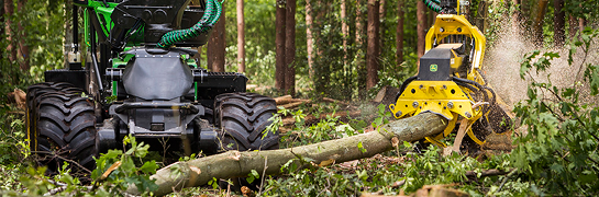 Machines in het bos